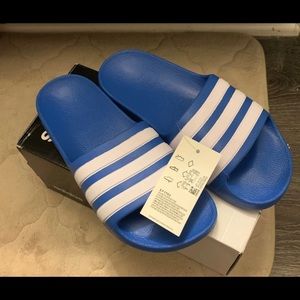 Adidas boy’s slides size 3Y